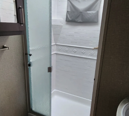 Sky – 2024 Dutchman Astoria 33 FT 5th Wheel